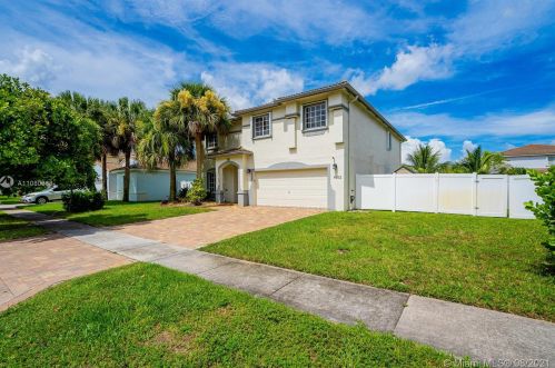 4602 126th Ave, Hollywood, FL 33027-6052