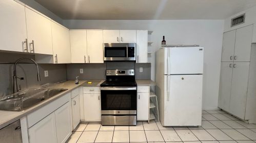 13707 Yarmouth Ct, West Palm Beach FL  33414-7731 exterior
