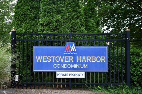 108 Woodstream Dr, Norristown, PA 19403-3759