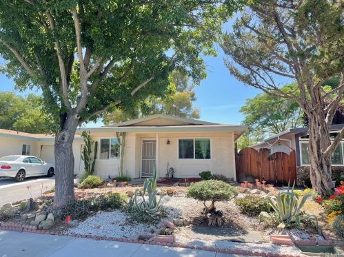 1807 Westfield Rd, Lake Nacimiento, CA 93446-3611