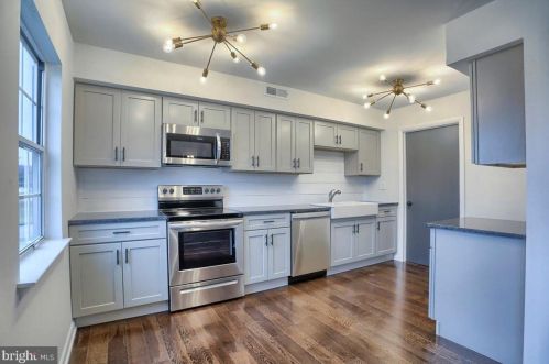 500 Lancaster Ct, Downingtown, PA 19335-4210