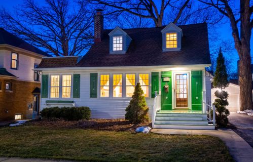 1919 Church St, Milwaukee WI 53213-2129 exterior