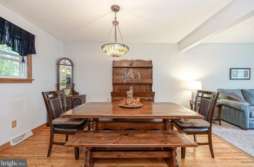 318 White Birch Dr, Riverton NJ  08077-4396 exterior