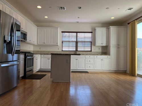 22030 Propello Dr, Santa Clarita CA  91350-8547 exterior
