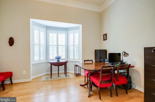 9517 Moonen Bay Ln, Bristow VA  20136-3515 exterior