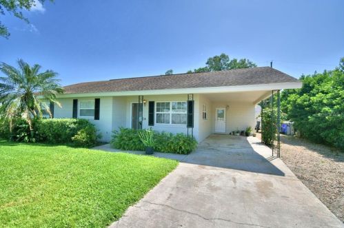 552 Felton St, Eagle Lake, FL 33839-3331