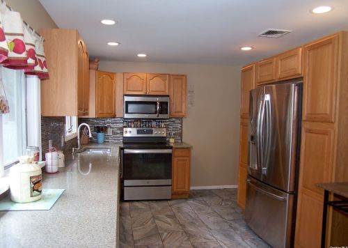 12 Lehman Ave, South Setauket NY  11720-1912 exterior