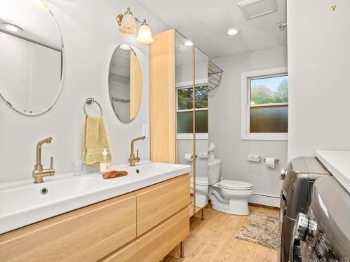 10 Pink Cloud Ct, Norwalk CT  06851-3310 exterior