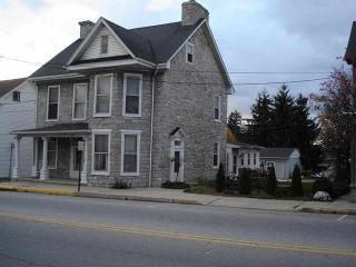 427 King St, Lees Cross Roads, PA 17257-1613