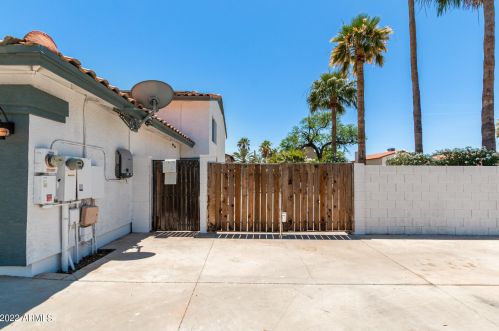 4913 Acoma Dr, Glendale AZ  85306-3828 exterior