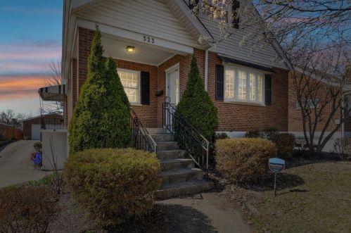 323 Swan Cir, Covington KY  41018-1937 exterior