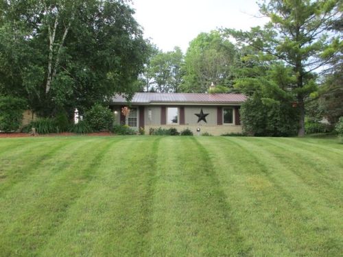 3138 Glacier Dr, Hubertus, WI 53033-9646