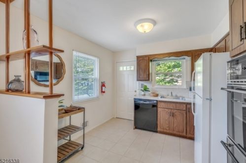 37 Stewart Ave, West Paterson NJ  07424-1843 exterior