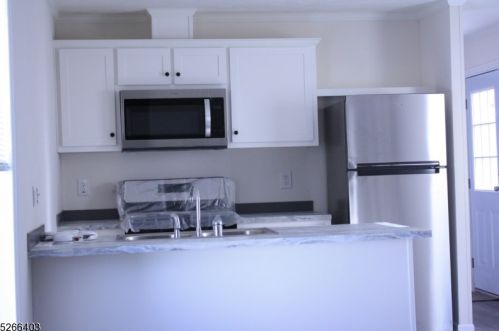12 Hillside Vlg, Oxford, NJ 07863-3395