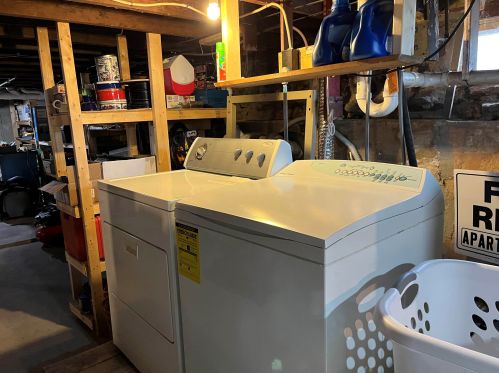 104 Lk Shr Dr, Northwood NH  03261-3707 exterior