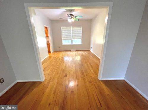 32 Pin Oak Dr, Dover DE  19904-2373 exterior