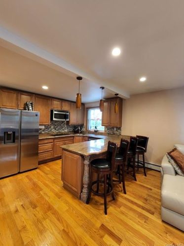 2 Diane Ct, Greenwood Lake, NY 10925-4135