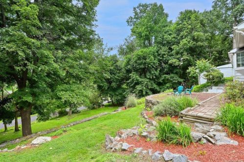 2837 Hickory St, Yorktown Hgts NY  10598-2729 exterior