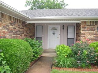 1908 8 Ave, Ardmore OK  73401-6828 exterior