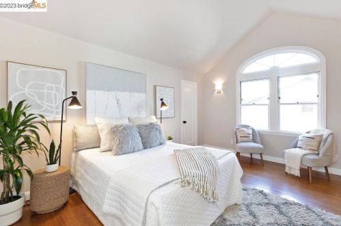 1906 Hoover Ave, Oakland CA  94602-1922 exterior