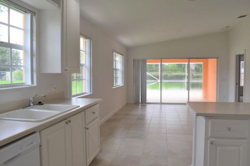 10629 Hartwick Dr, Fort Pierce FL  34987-1922 exterior