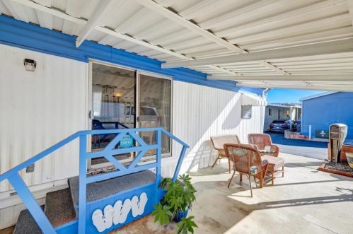 66 Hummingbird Ln, Oceanside CA  92057-6450 exterior