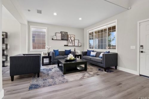 6129 Avenue, Lancaster, CA 93535-7855