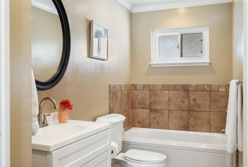 235 Grove Ave, Santa Rosa CA  95409-3813 exterior