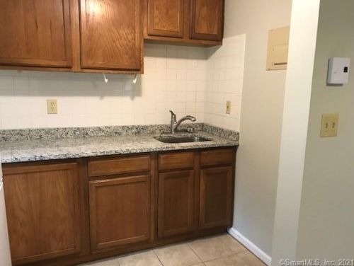 113 Crystal Lake Rd, Groton CT  06340-2402 exterior