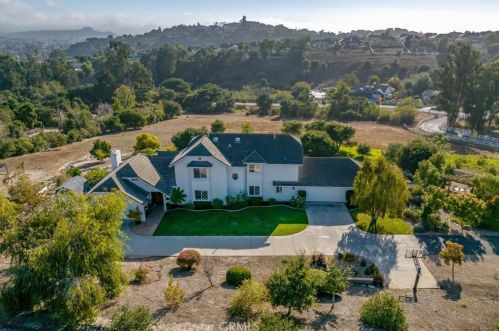 435 Canyon Way, Pismo Beach, CA 93420-2100