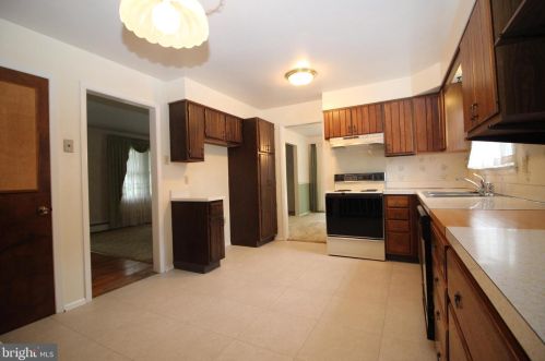 502 6th St, Lansdale PA  19446-2742 exterior