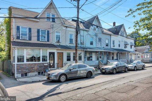 1016 Deutz Ave, Trenton, NJ 08611-3238
