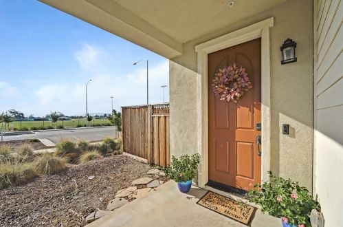 16715 Murphy Ave, Morgan Hill, CA 95037-9568