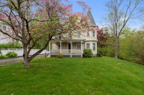 681 Washington St, Coventry, RI 02816-5481