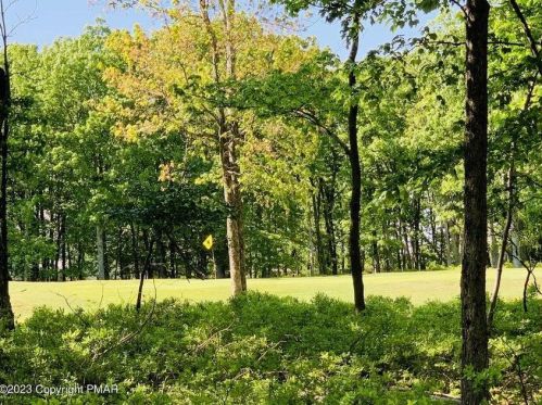 19 Masters Ln, Hazle Township PA  18202-9167 exterior