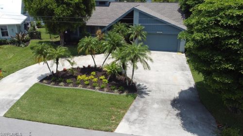 1221 49th St, Cape Coral, FL 33914-7048