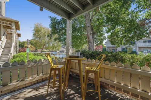 123 Lakeshore Ct, Richmond CA  94804-7422 exterior