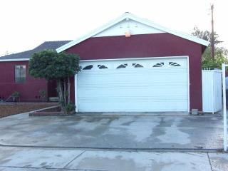 9425 Urbana Ave, Los Angeles, CA 91331-5544