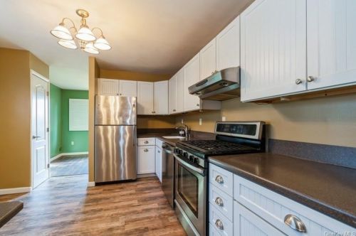 1404 Holly Walk, Poughkeepsie, NY 12603-7100