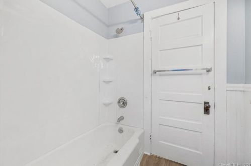 15 Kinney Ave, Norwich CT  06360-6209 exterior