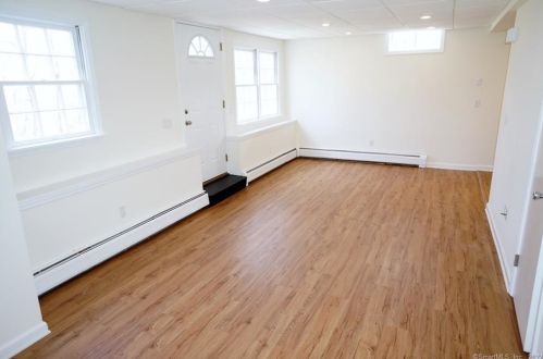 9 Juniper Ln, Brookfield Center CT  06804-1207 exterior