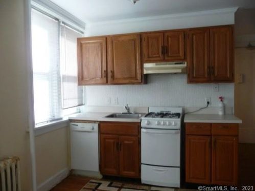 22 Glenbrook Rd, Stamford, CT 06902-2914