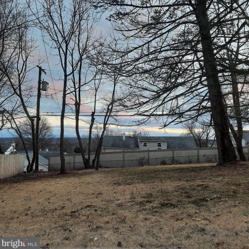 538 General Learned Rd, Norristown PA  19406-1606 exterior