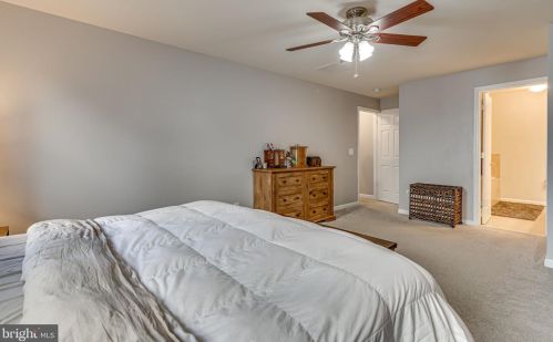 2998 Chinkapin Oak Ln, Woodbridge VA  22191-7514 exterior