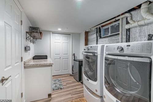 45 Longview Trl, Parsippany NJ  07834-2039 exterior