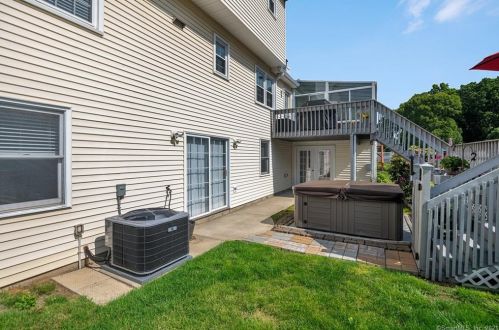 80 Settlers Ridge Rd, Milford CT  06460-3772 exterior