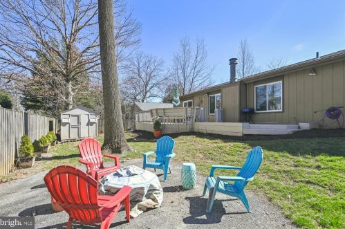 1512 Sadlers Wells Dr, Herndon VA  20170-2838 exterior