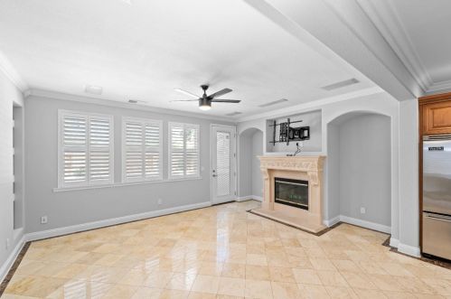 2321 Barn Swallow Ct, Elk Grove CA  95757-8140 exterior