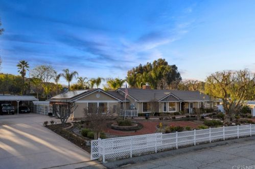 29320 Hasley Canyon Rd, Santa Clarita, CA 91384-3226