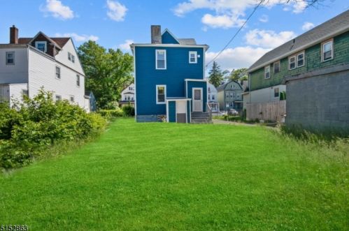 90 Norman St, East Orange NJ  07017-3415 exterior